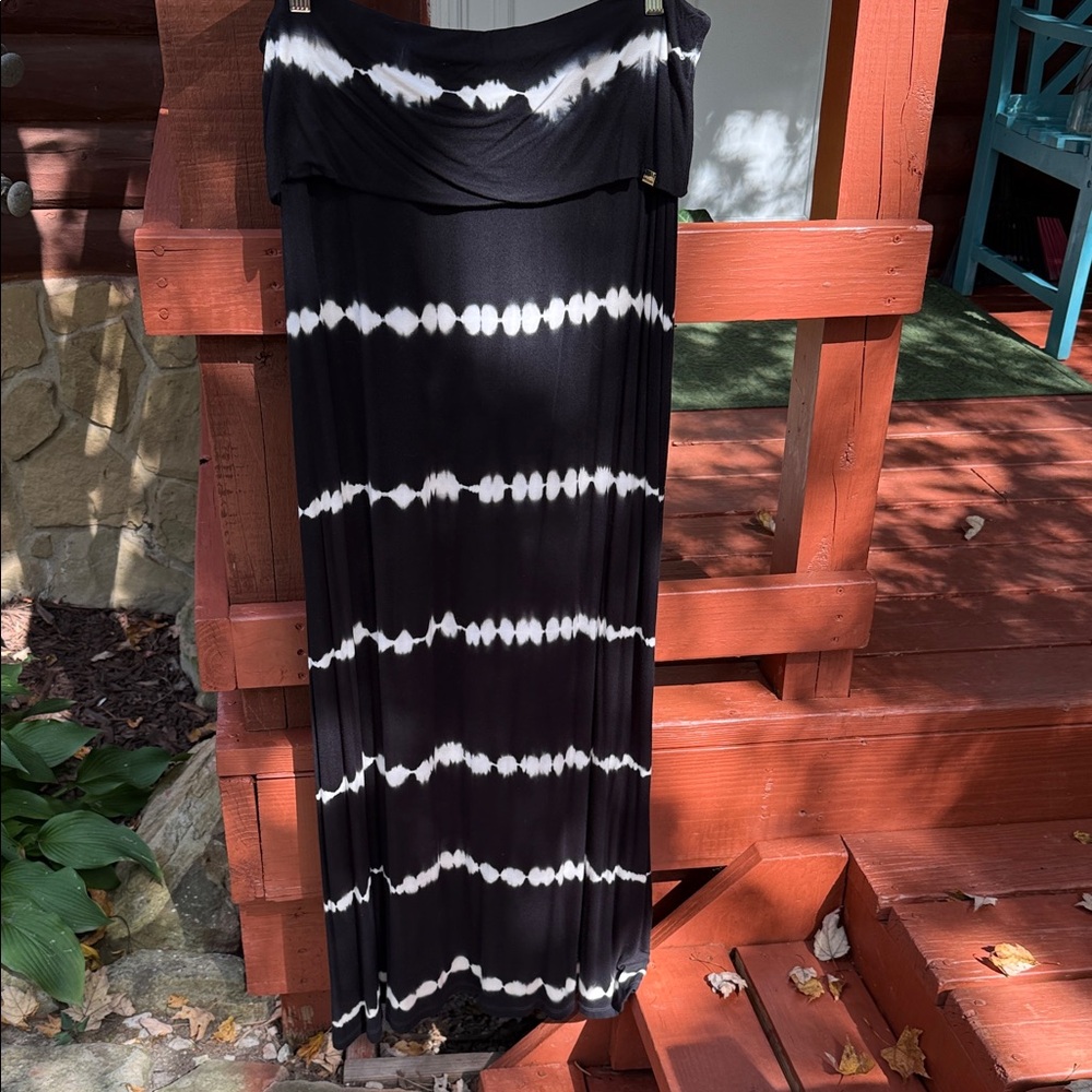 Calvin Klein, Black and White Tie dye maxi shirt, size Large